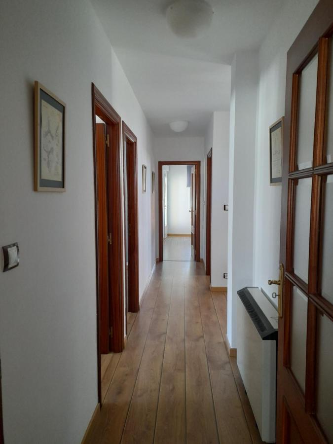 Amplio Y Centrico Piso En O Grove Apartment Ngoại thất bức ảnh
